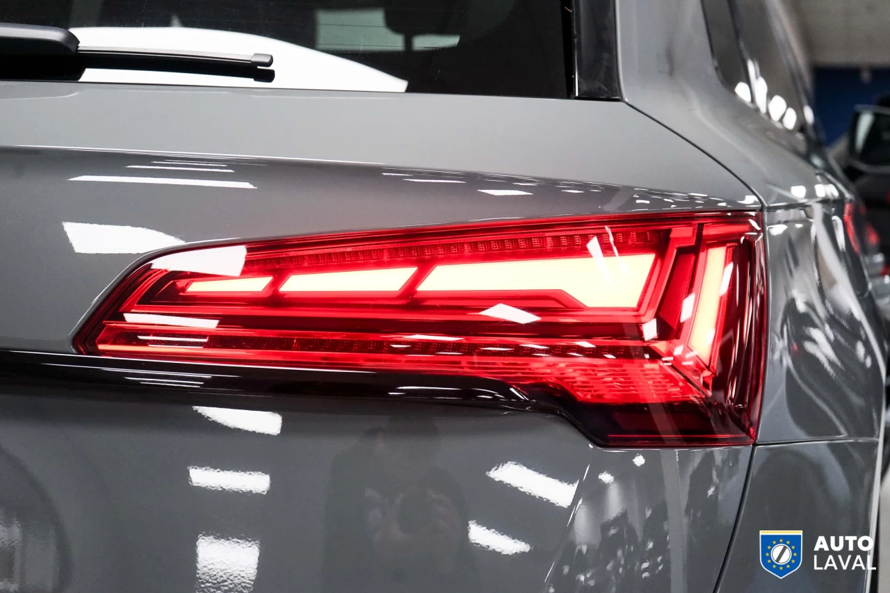 2022 Audi SQ5 TECHNIK  QUANTUM GRAY Main Image