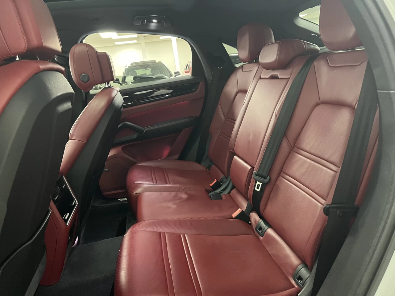 2022 Porsche Cayenne Coupe AWD Image principale