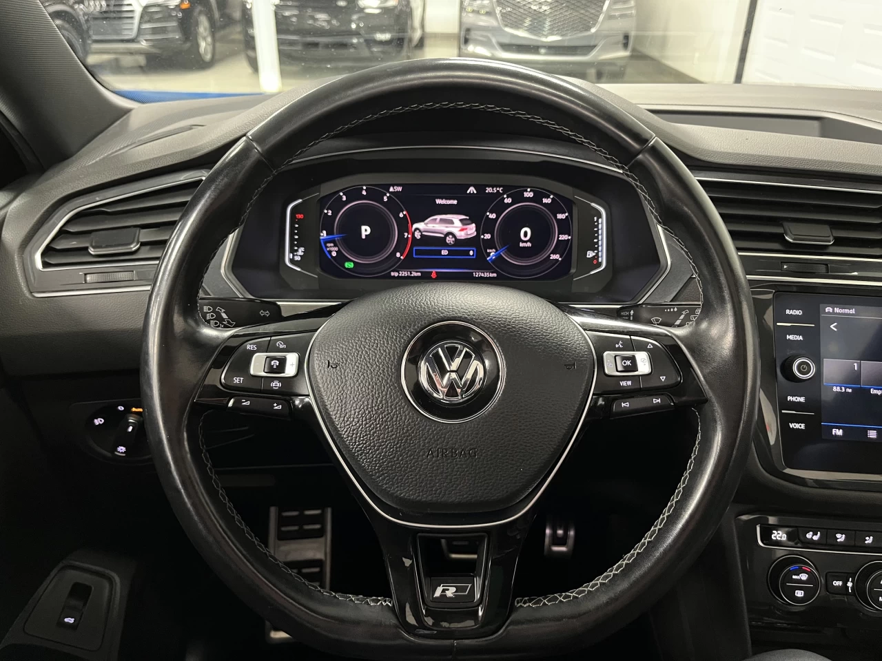 2019 Volkswagen Tiguan HIGHLINE RLINE 7 PASSANGER Image principale