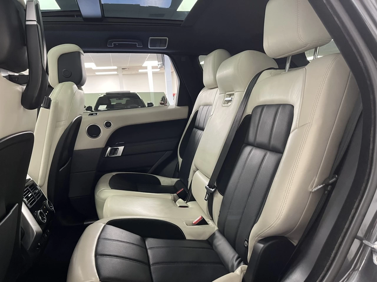 2020 Land Rover Range Rover Sport MHEV HST Image principale