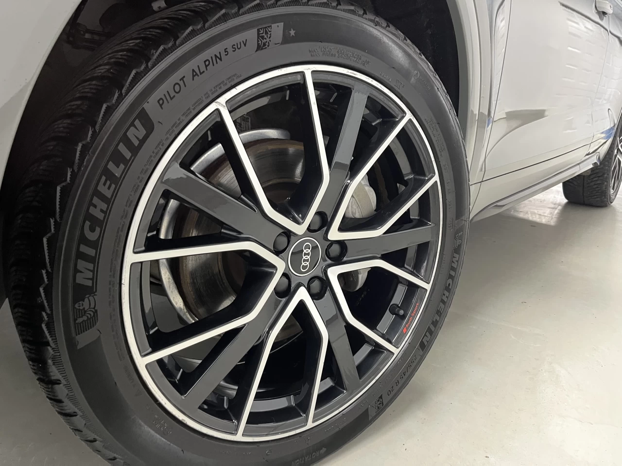 2022 Audi Q5 PROGRESSIVE S-LINE QUANTUM GREY - BLACK OPTICS Image principale