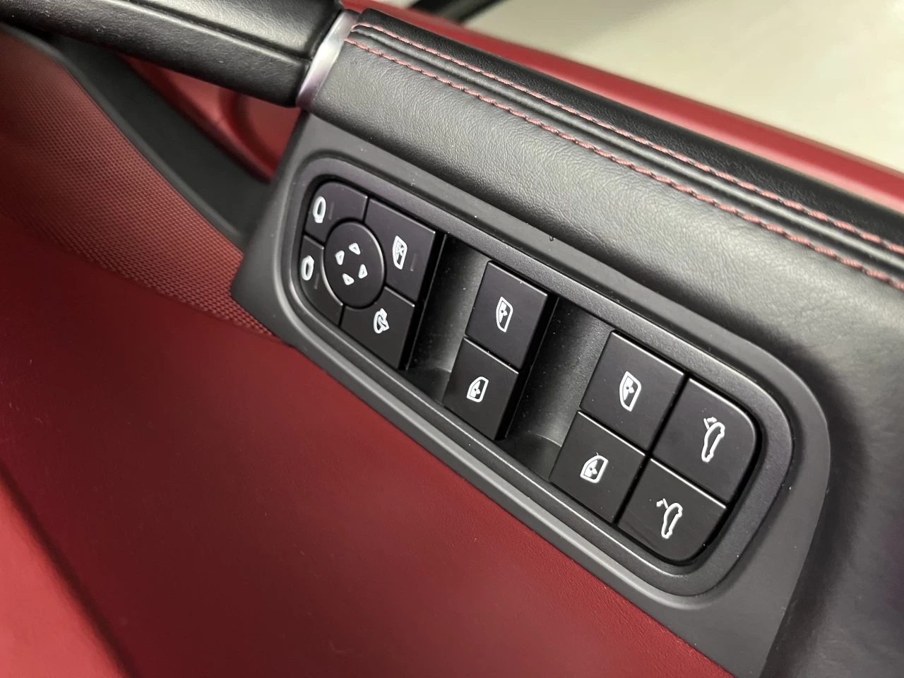 2022 Porsche Cayenne Coupe AWD Image principale