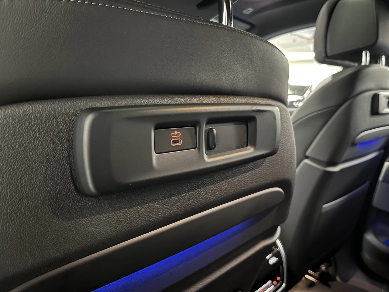 2023 BMW X6 **SOLD** MSPORT-FROZEN BLACK METALLIC Image principale