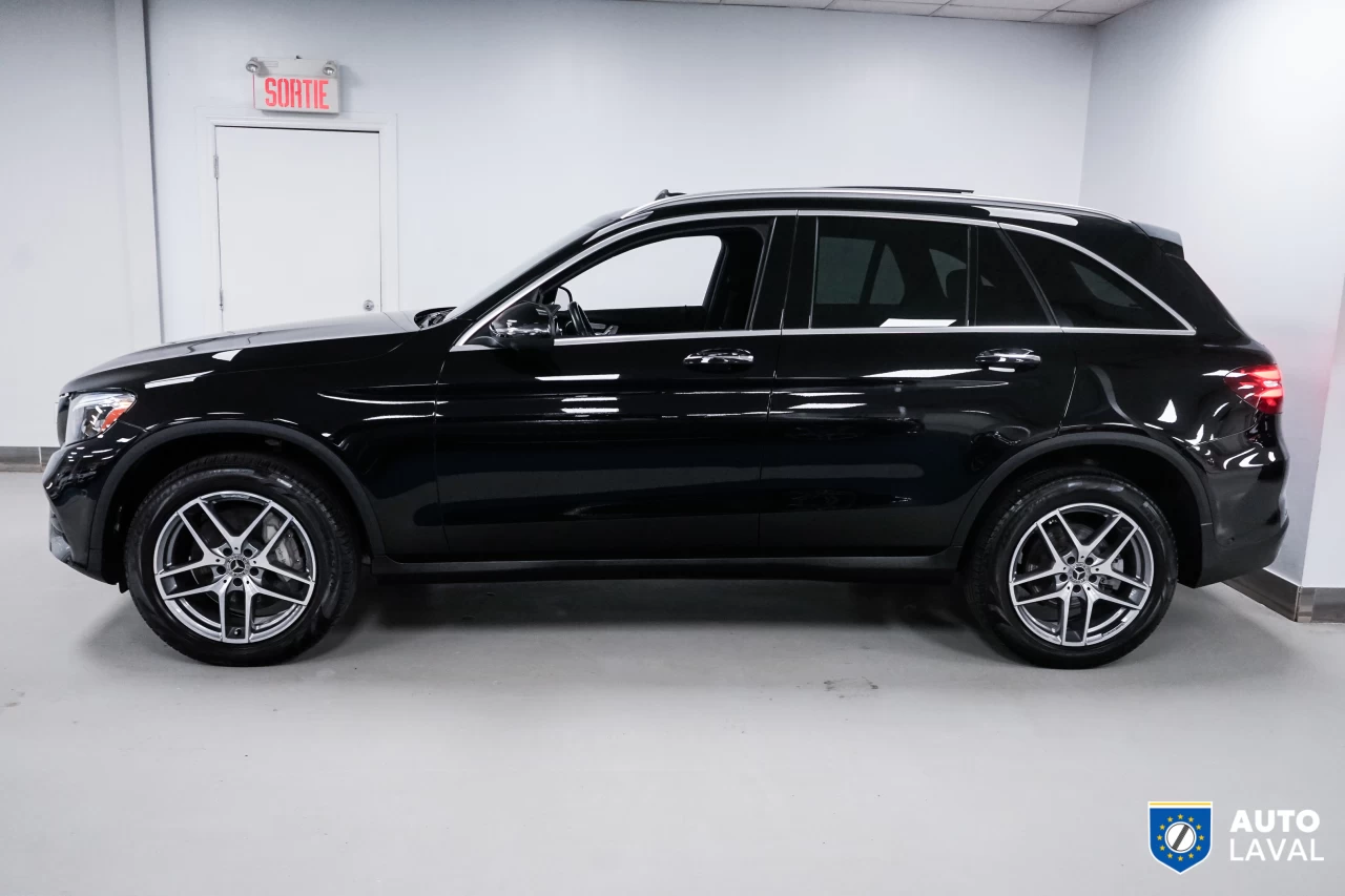 2019 Mercedes-Benz GLC GLC 300 AMG PACK   360 CAM   INT BRUN Image principale