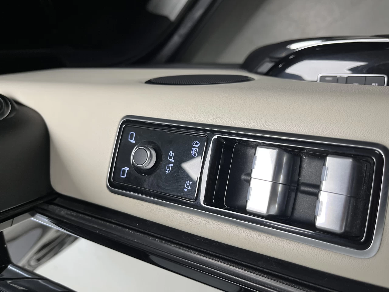 2020 Land Rover Range Rover Sport MHEV HST Main Image