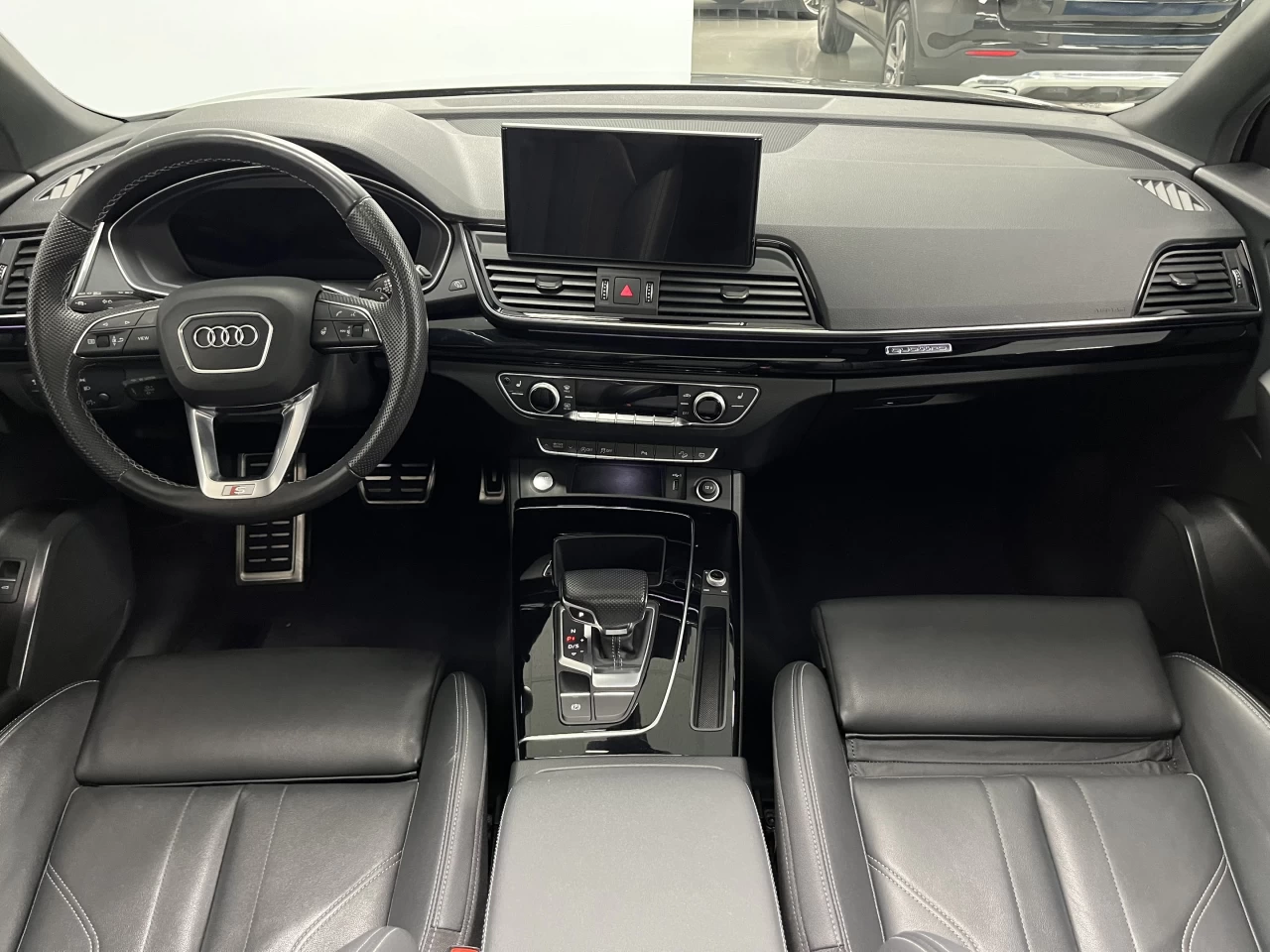 2022 Audi Q5 PROGRESSIVE S-LINE QUANTUM GREY - BLACK OPTICS Image principale