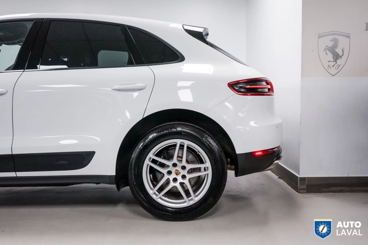 2017 Porsche Macan AWD 4dr Main Image