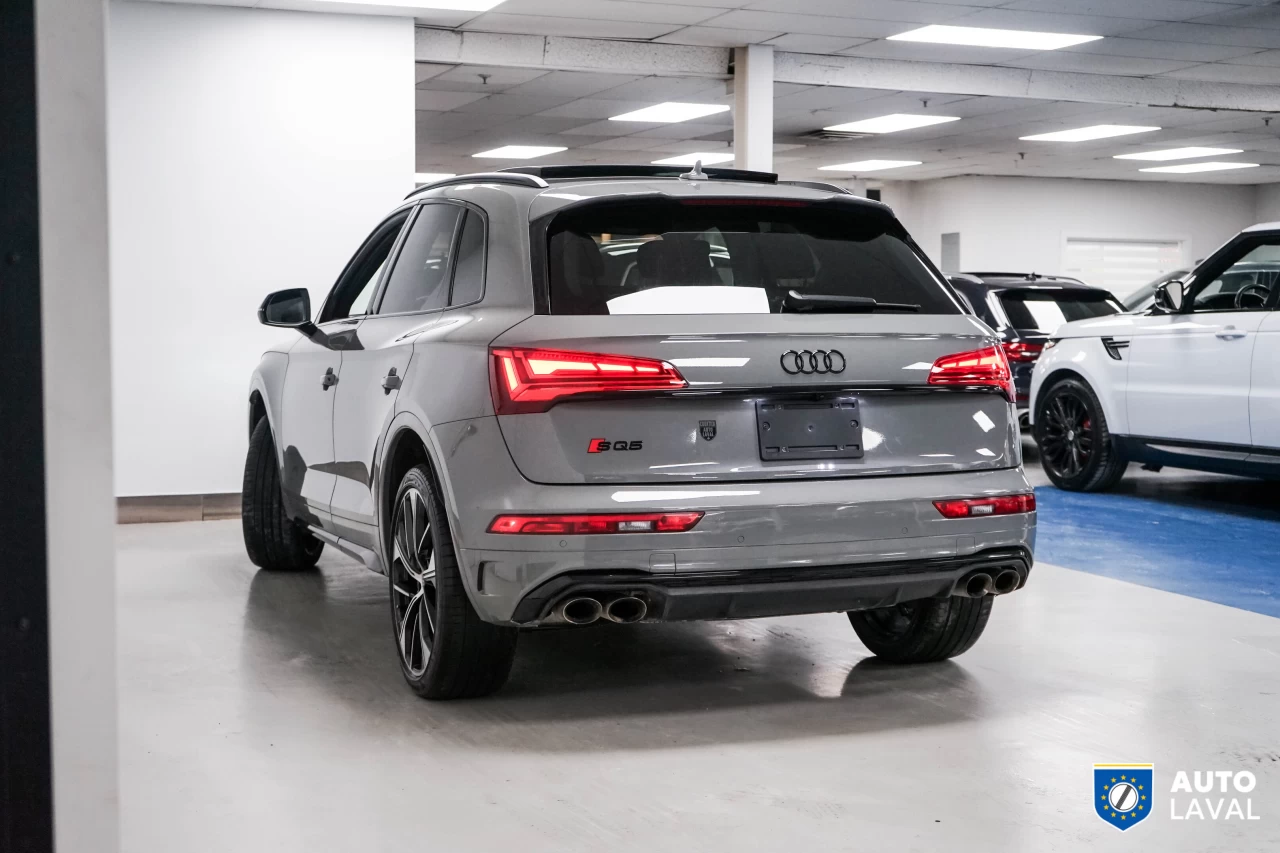 2022 Audi SQ5 TECHNIK  QUANTUM GRAY Main Image