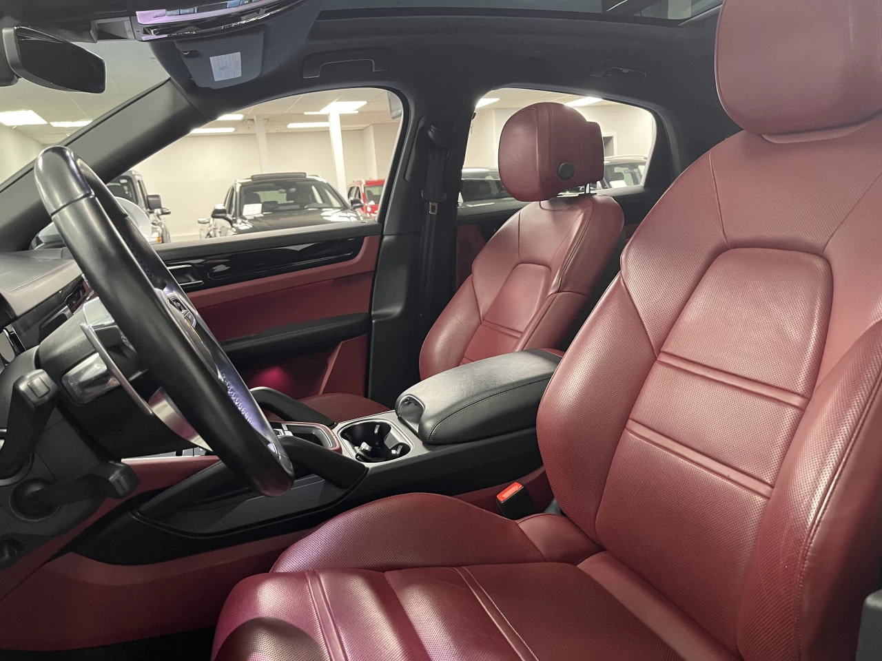 2022 Porsche Cayenne Coupe AWD Main Image