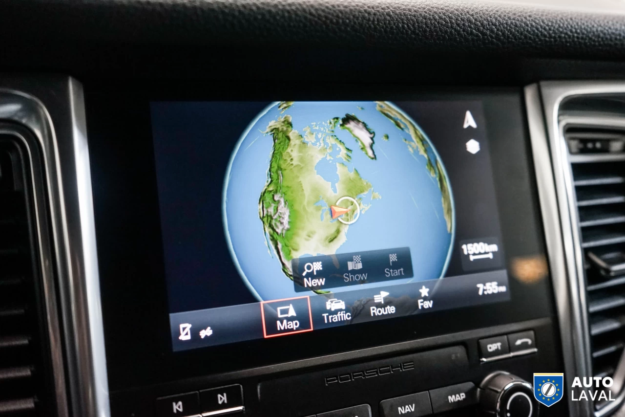 2017 Porsche Macan AWD 4dr Main Image