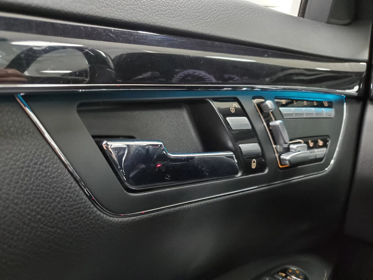 2013 Mercedes-Benz S-Class 4dr Sdn S 550 4MATIC SWB Image principale