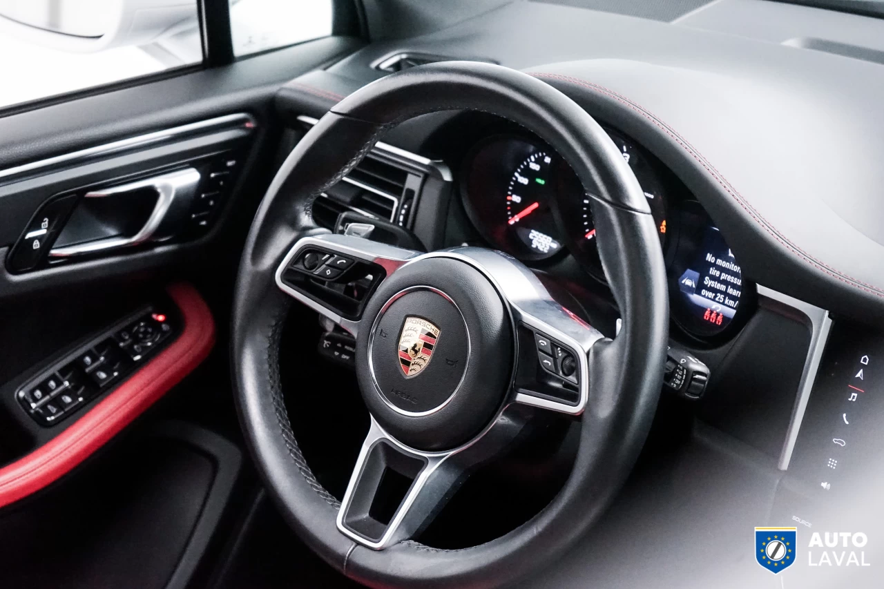 2021 Porsche Macan AWD Image principale