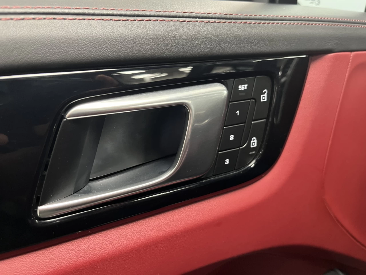 2022 Porsche Cayenne Coupe AWD Main Image