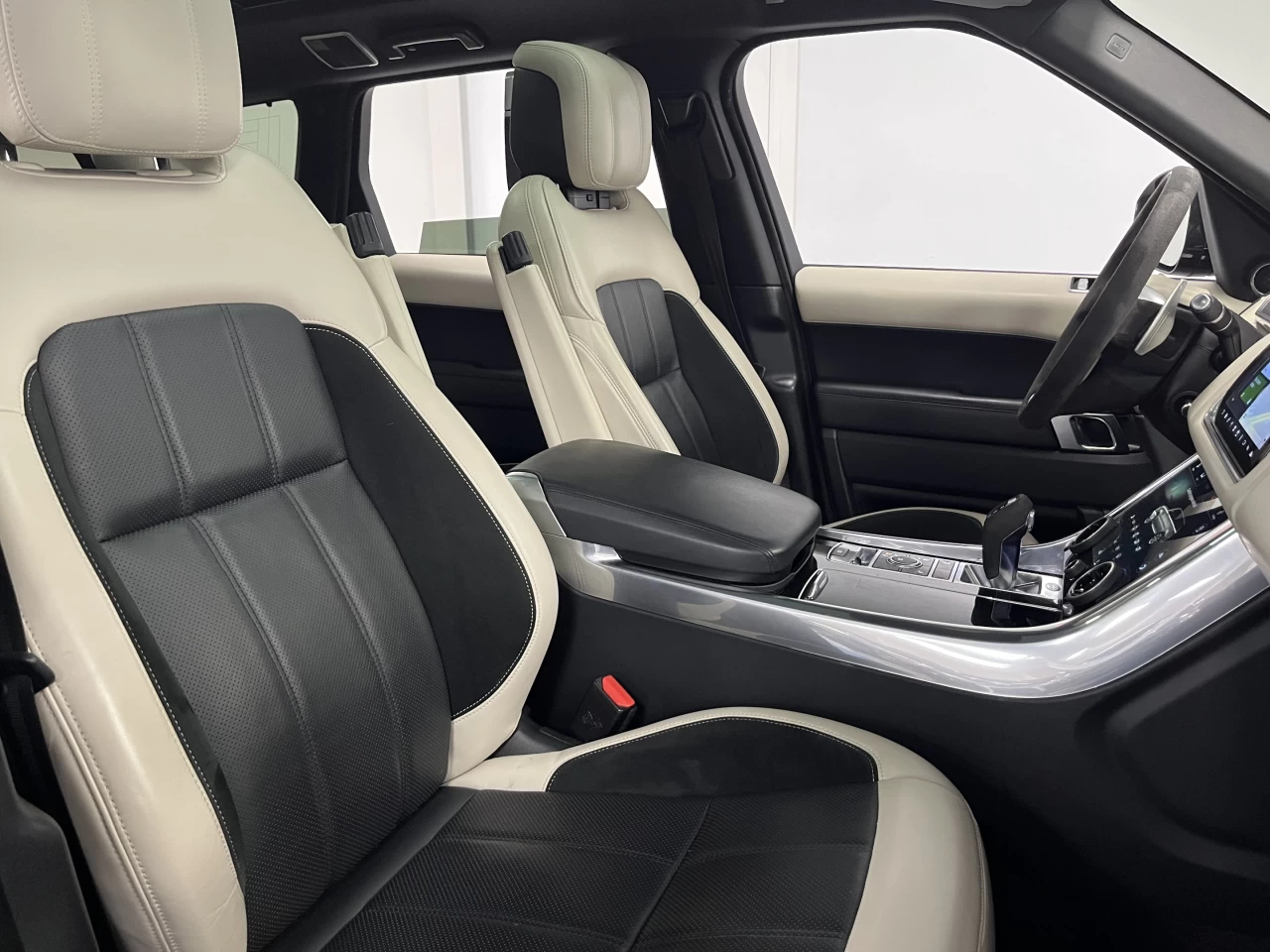 2020 Land Rover Range Rover Sport MHEV HST Main Image