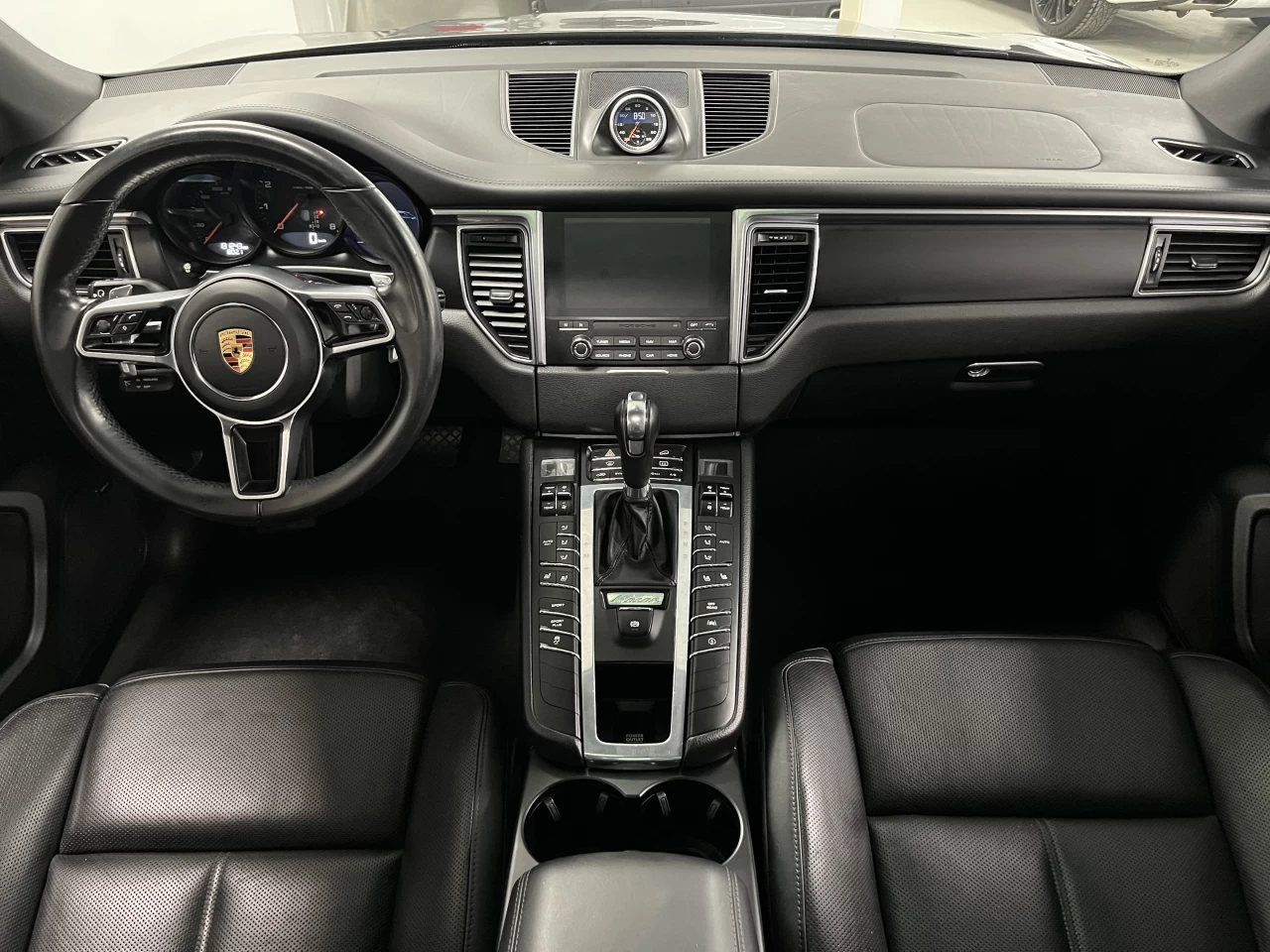 2018 Porsche Macan AWD - PANO ROOF - LANE ASSIST - CAMERA Main Image