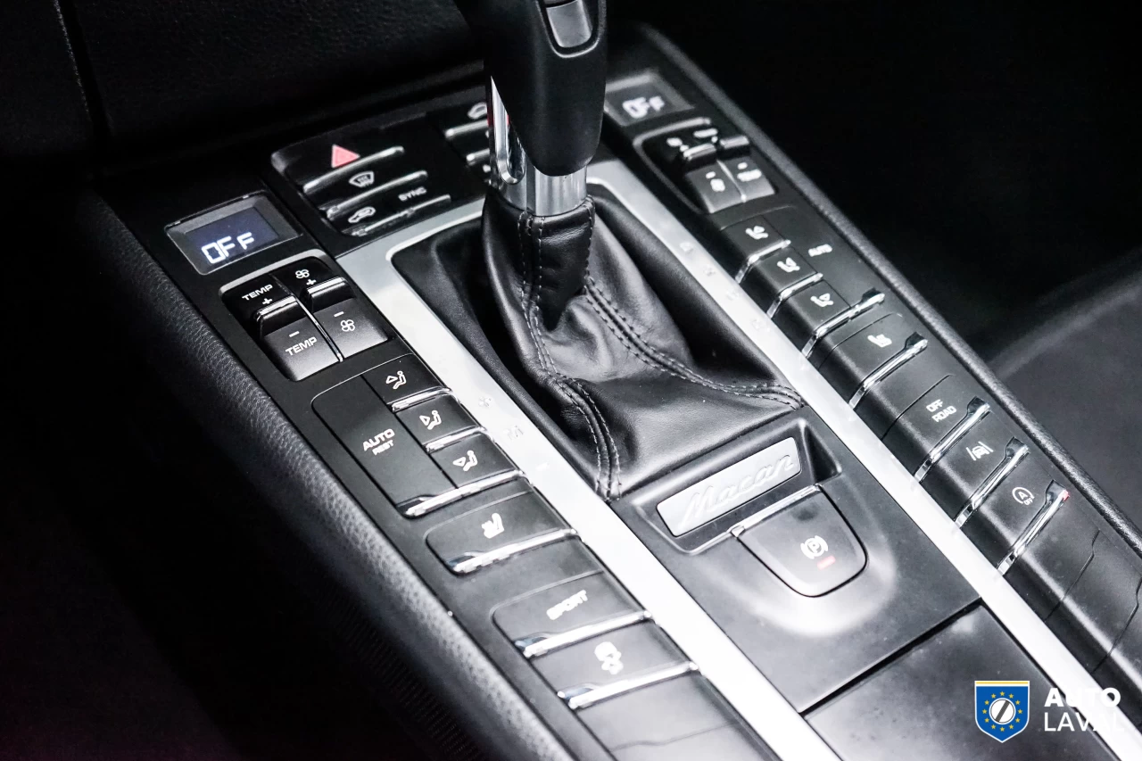 2017 Porsche Macan AWD   BOSE   BACKUP CAM   SUNROOF Image principale