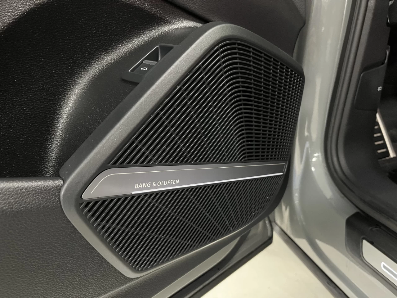 2022 Audi SQ5 QUANTUM GRAY  S-LINE  TECHNIC AIR RIDE Main Image