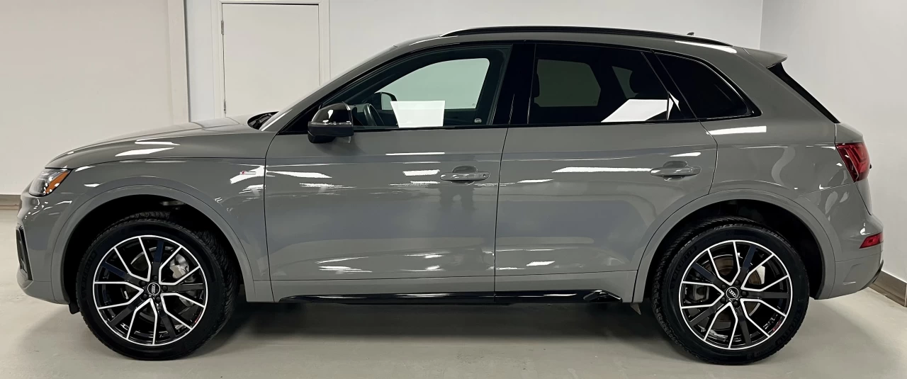 2022 Audi Q5 PROGRESSIVE S-LINE QUANTUM GREY - BLACK OPTICS Image principale