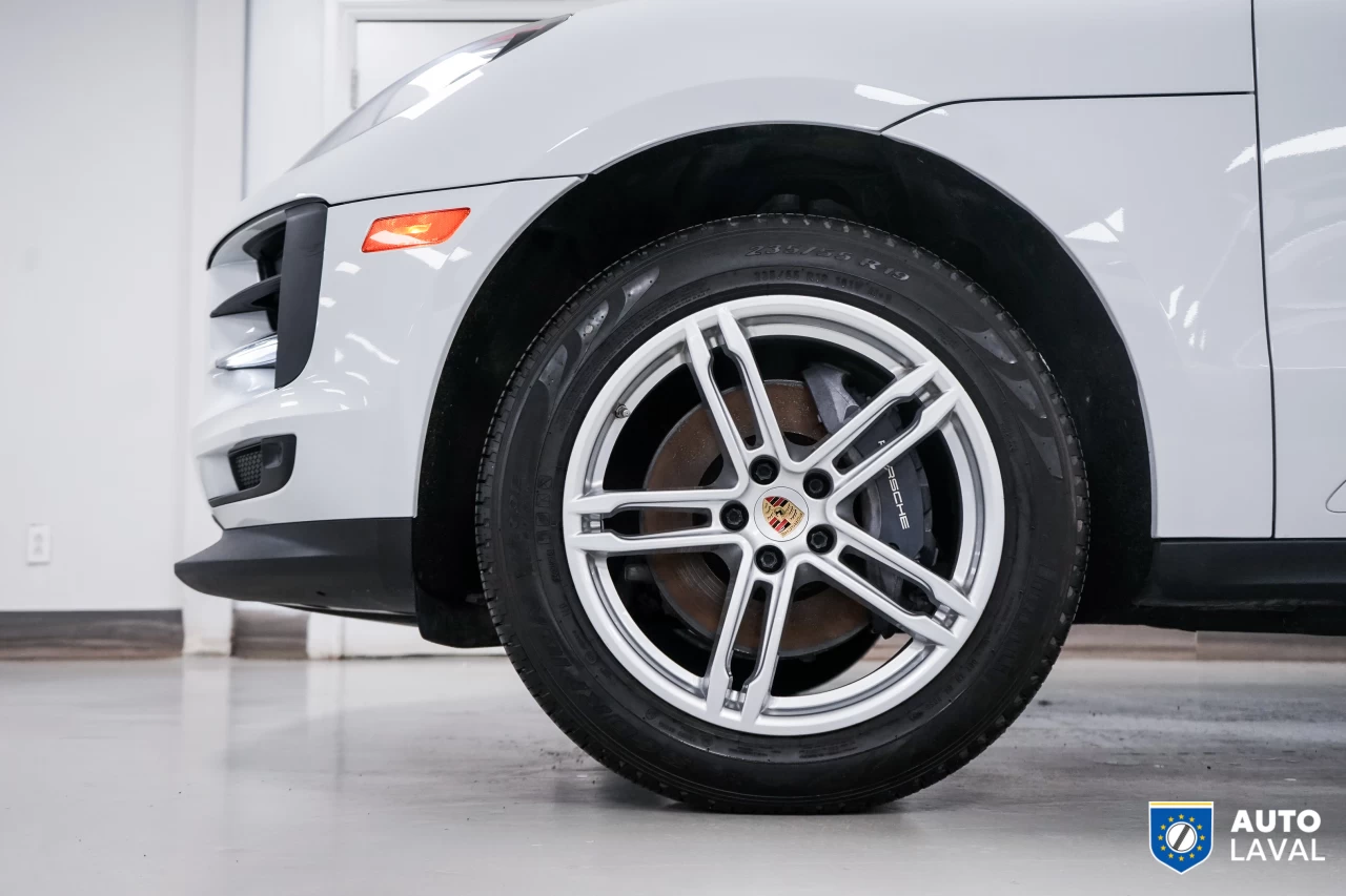 2021 Porsche Macan AWD Image principale