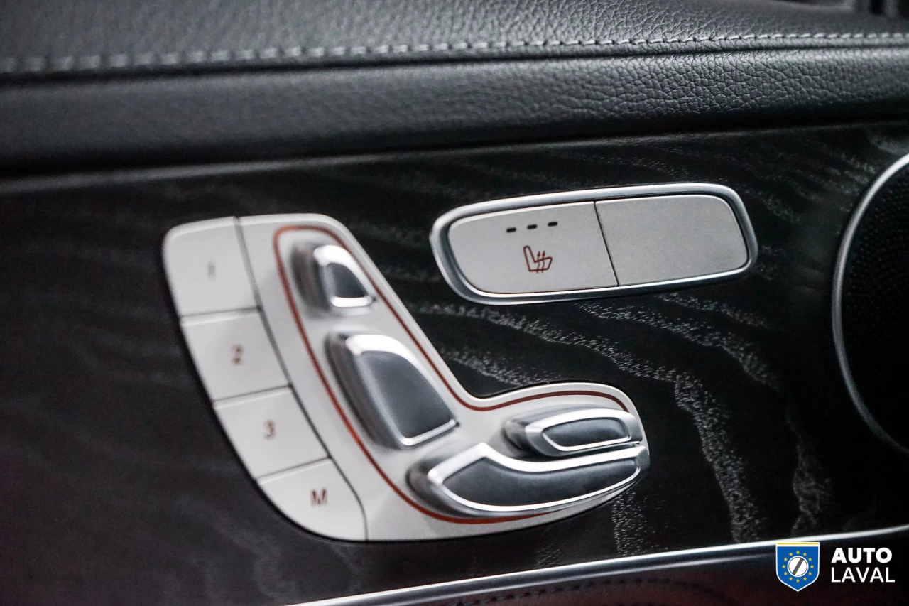 2019 Mercedes-Benz GLC GLC 300 AMG PACK   360 CAM   INT BRUN Image principale