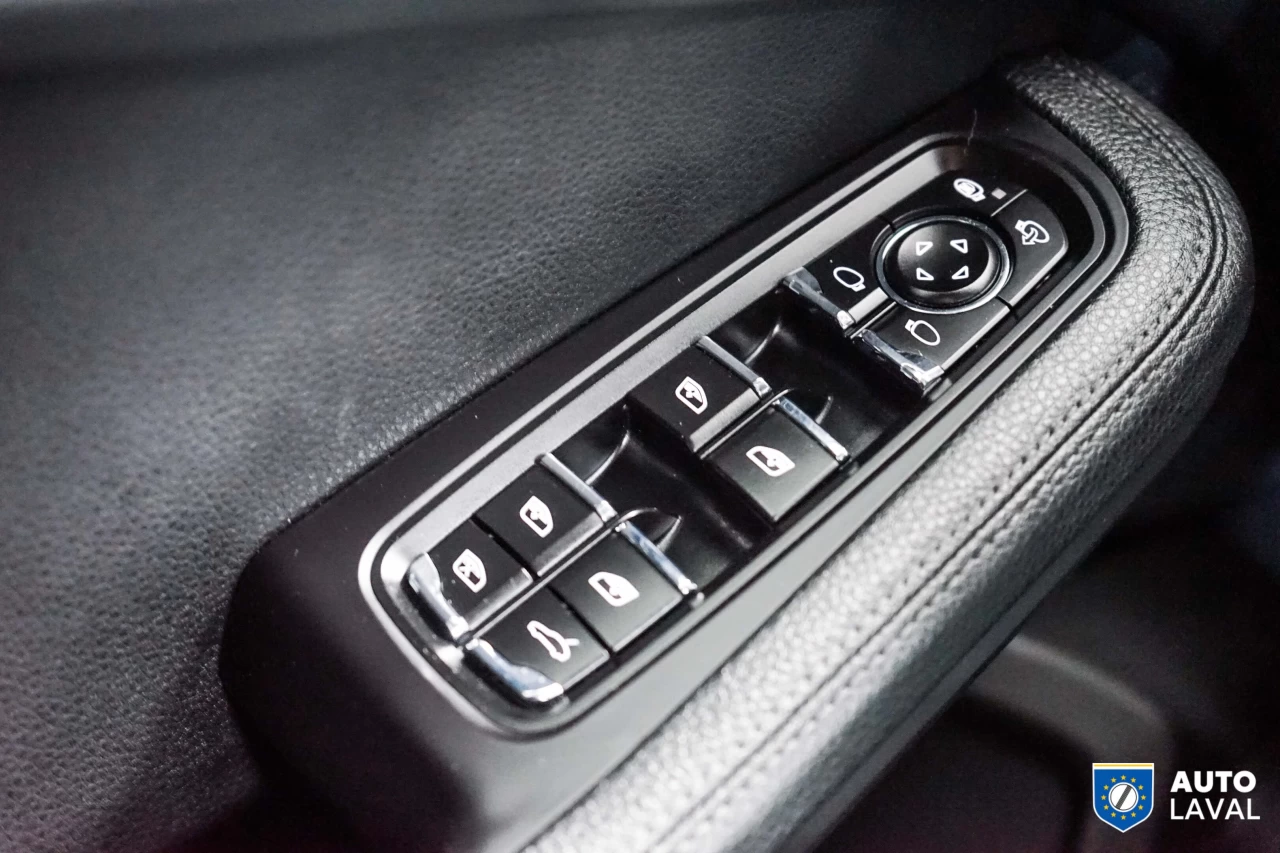 2017 Porsche Macan AWD 4dr Main Image