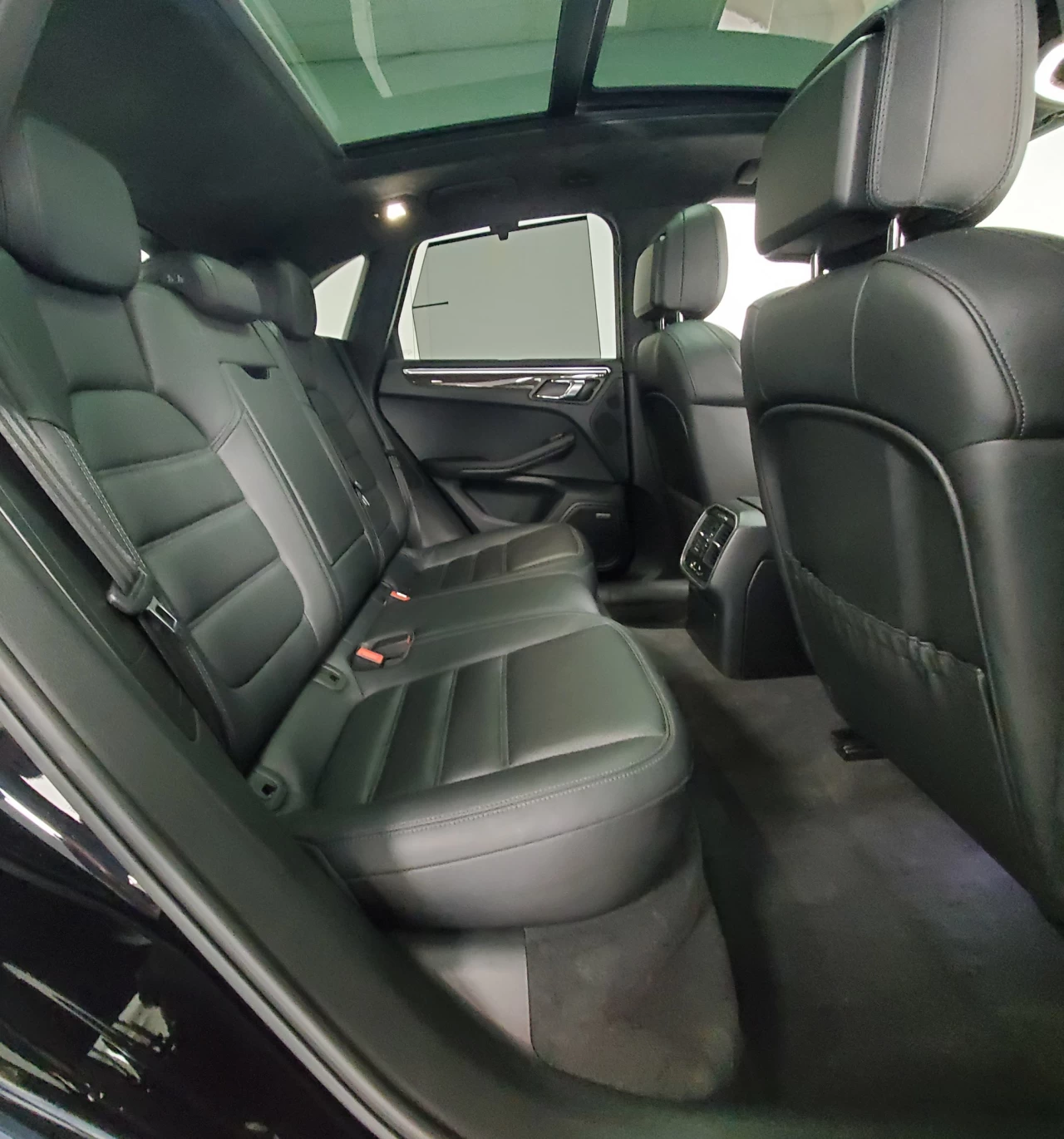 2015 Porsche Macan AWD 4dr Turbo Image principale