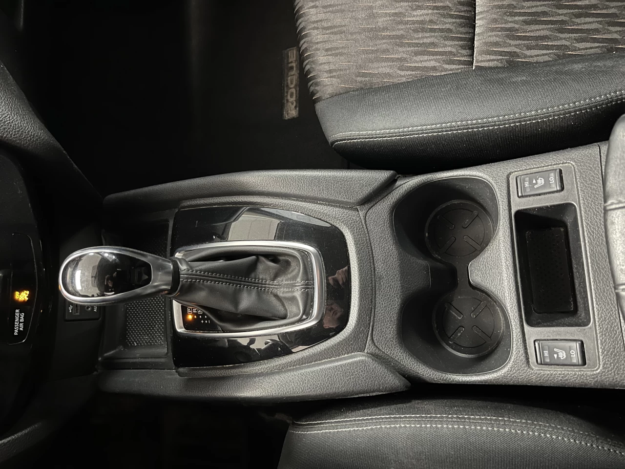 2017 Nissan Rogue AWD 4dr SV Main Image