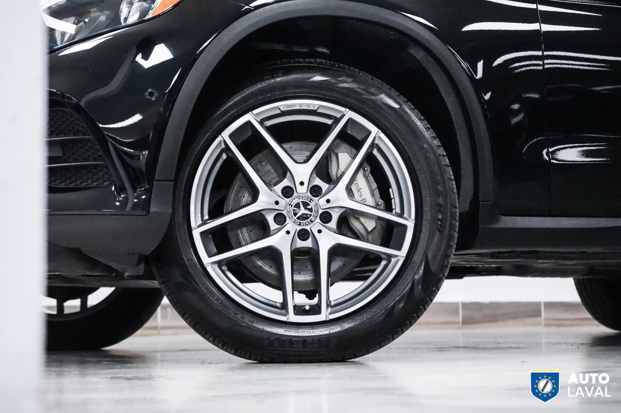2019 Mercedes-Benz GLC GLC 300 AMG PACK   360 CAM   INT BRUN Image principale