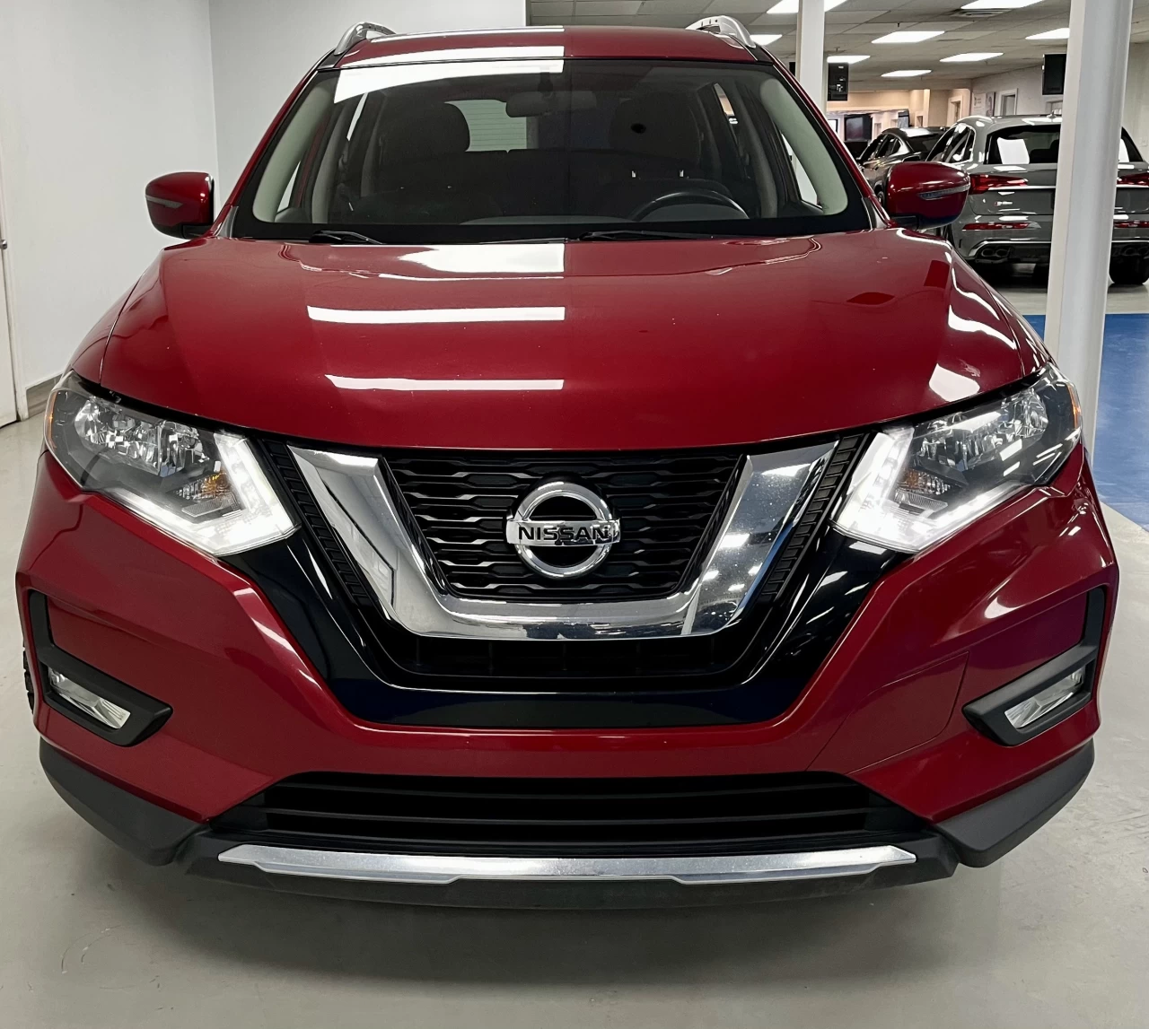 2017 Nissan Rogue AWD 4dr SV Main Image