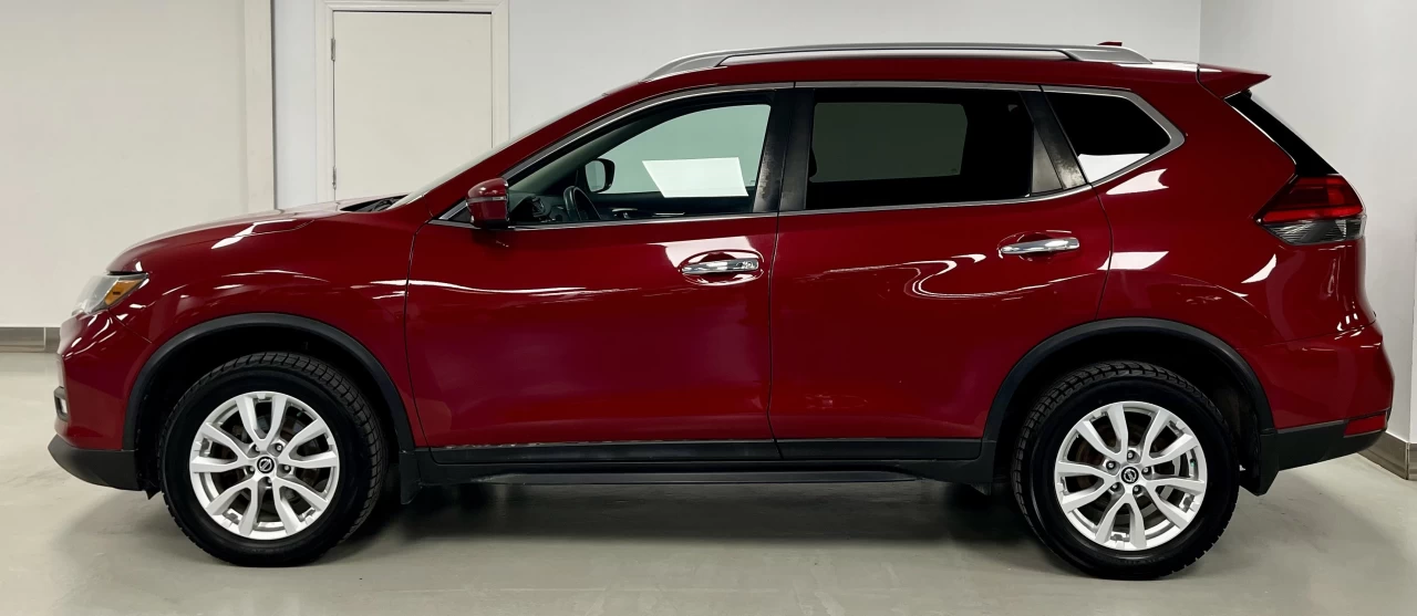 2017 Nissan Rogue AWD 4dr SV Main Image