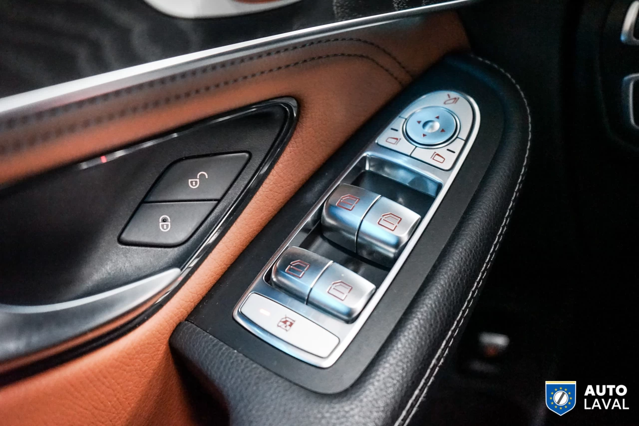 2019 Mercedes-Benz GLC GLC 300 AMG PACK   360 CAM   INT BRUN Image principale