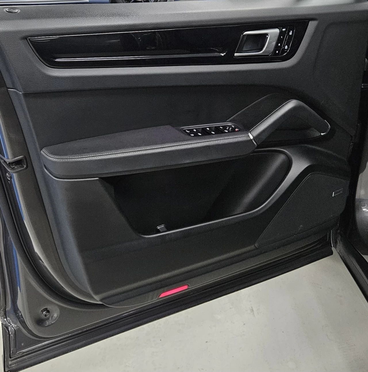 2021 Porsche Cayenne E-HYBRID AWD ONE OWNER NO ACCIDENTS CPO WARRANTY Main Image