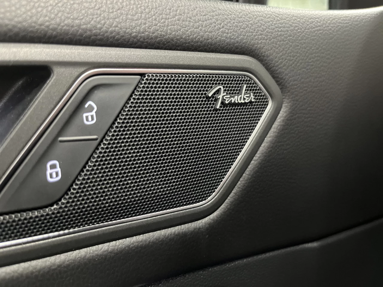 2019 Volkswagen Tiguan HIGHLINE RLINE 7 PASSANGER Main Image