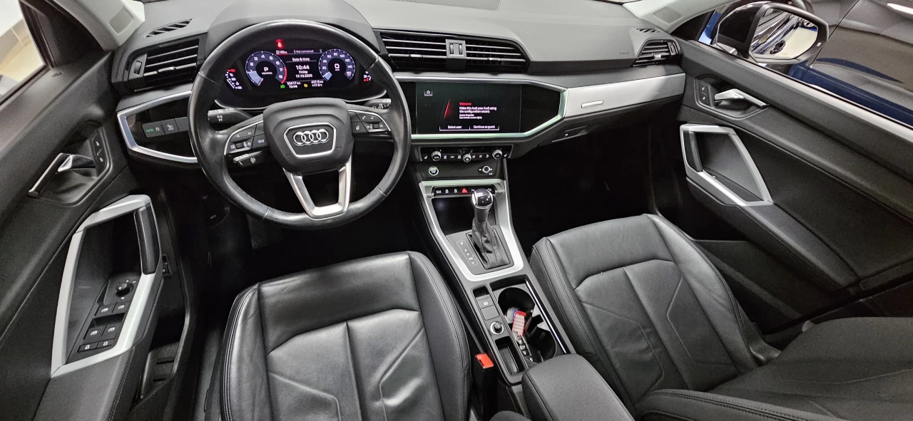 2023 Audi Q3 45 TFSI quattro LOADED ROOF Main Image