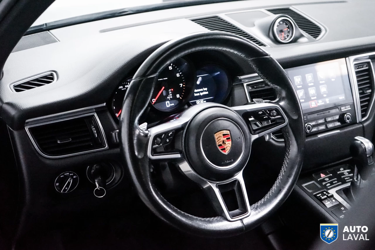 2017 Porsche Macan AWD   BOSE   BACKUP CAM   SUNROOF Image principale