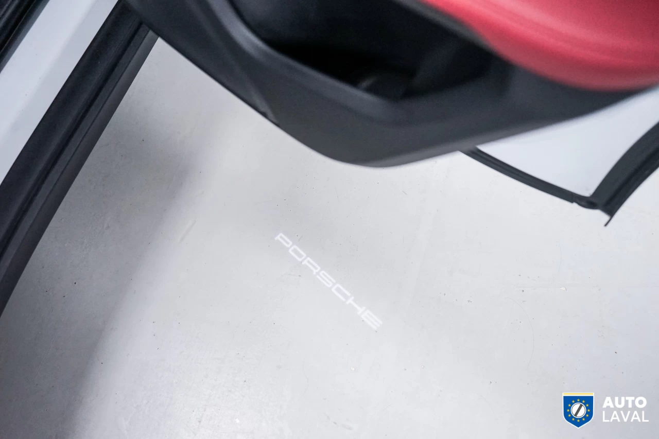 2021 Porsche Macan AWD Image principale