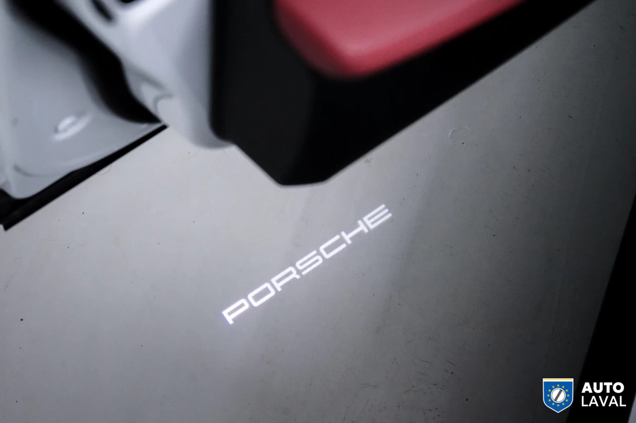 2021 Porsche Macan AWD Image principale