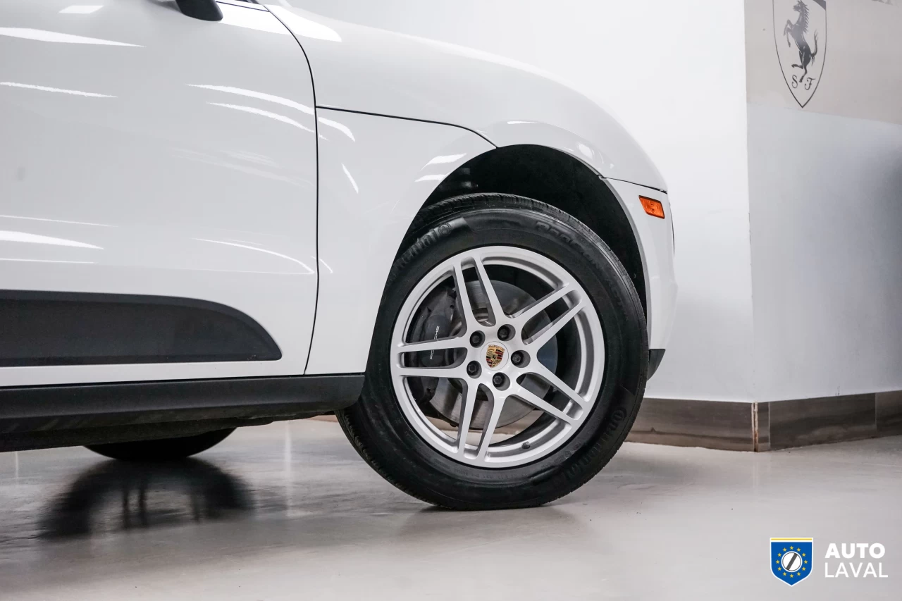 2017 Porsche Macan AWD 4dr Main Image