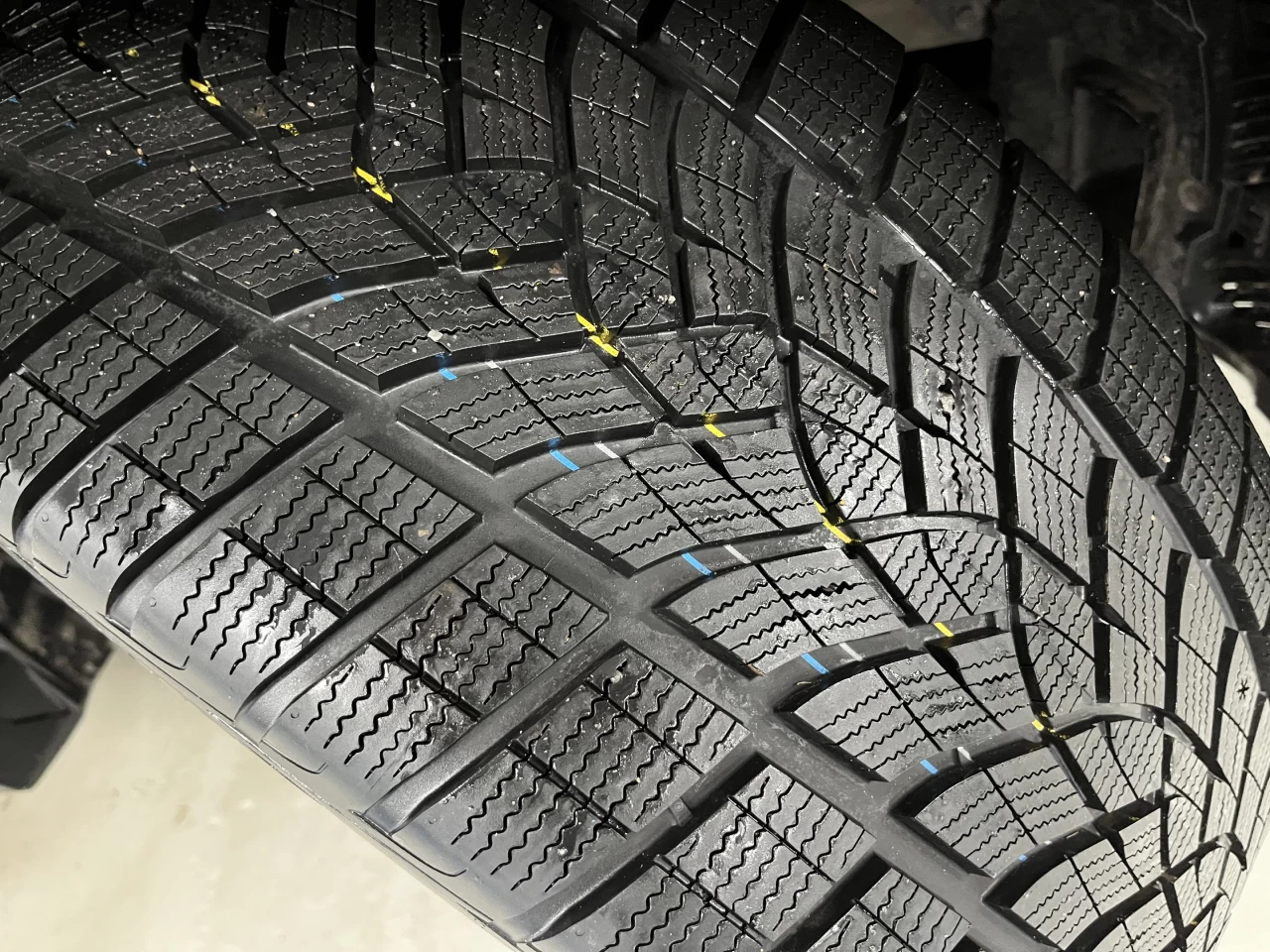 2023 BMW X6 **SOLD** MSPORT-FROZEN BLACK METALLIC Image principale