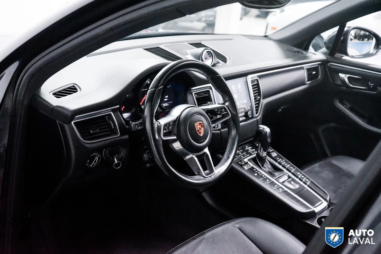 2017 Porsche Macan AWD   BOSE   BACKUP CAM   SUNROOF Image principale