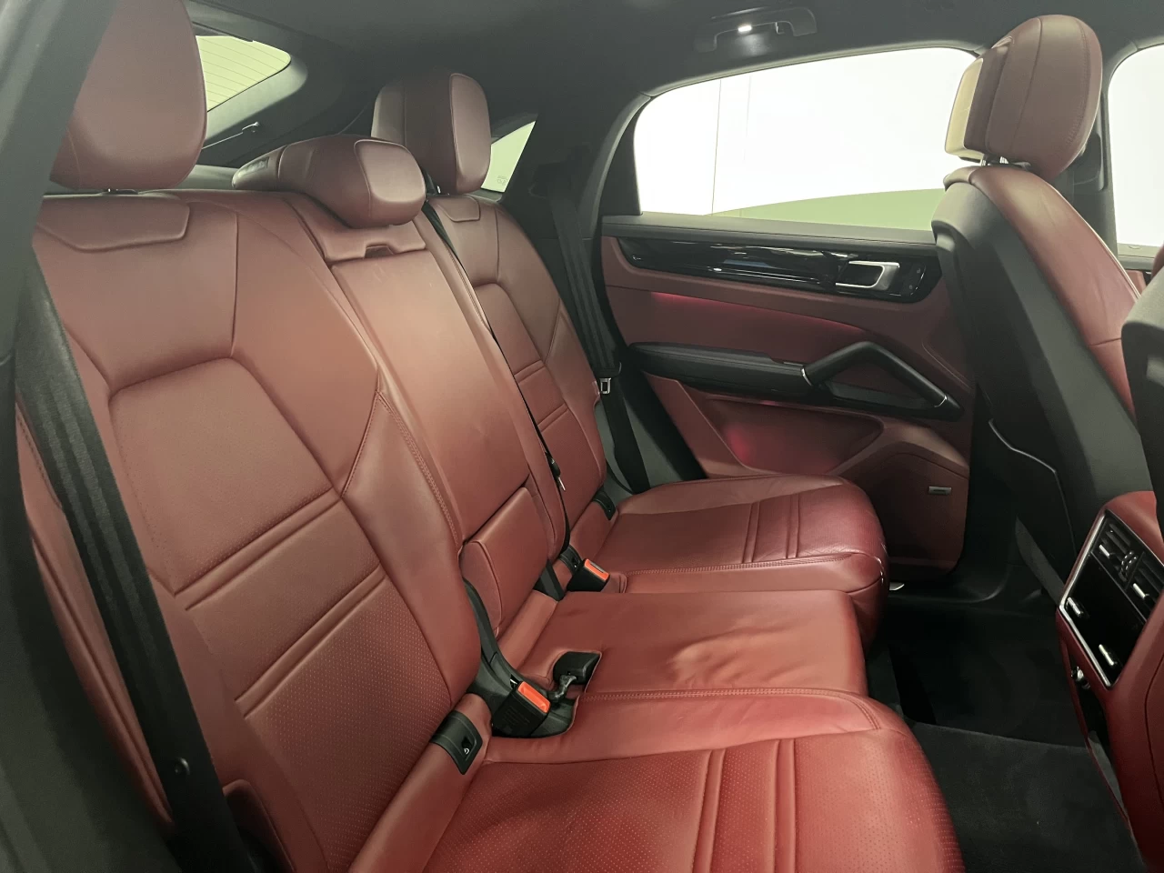 2022 Porsche Cayenne Coupe AWD Main Image