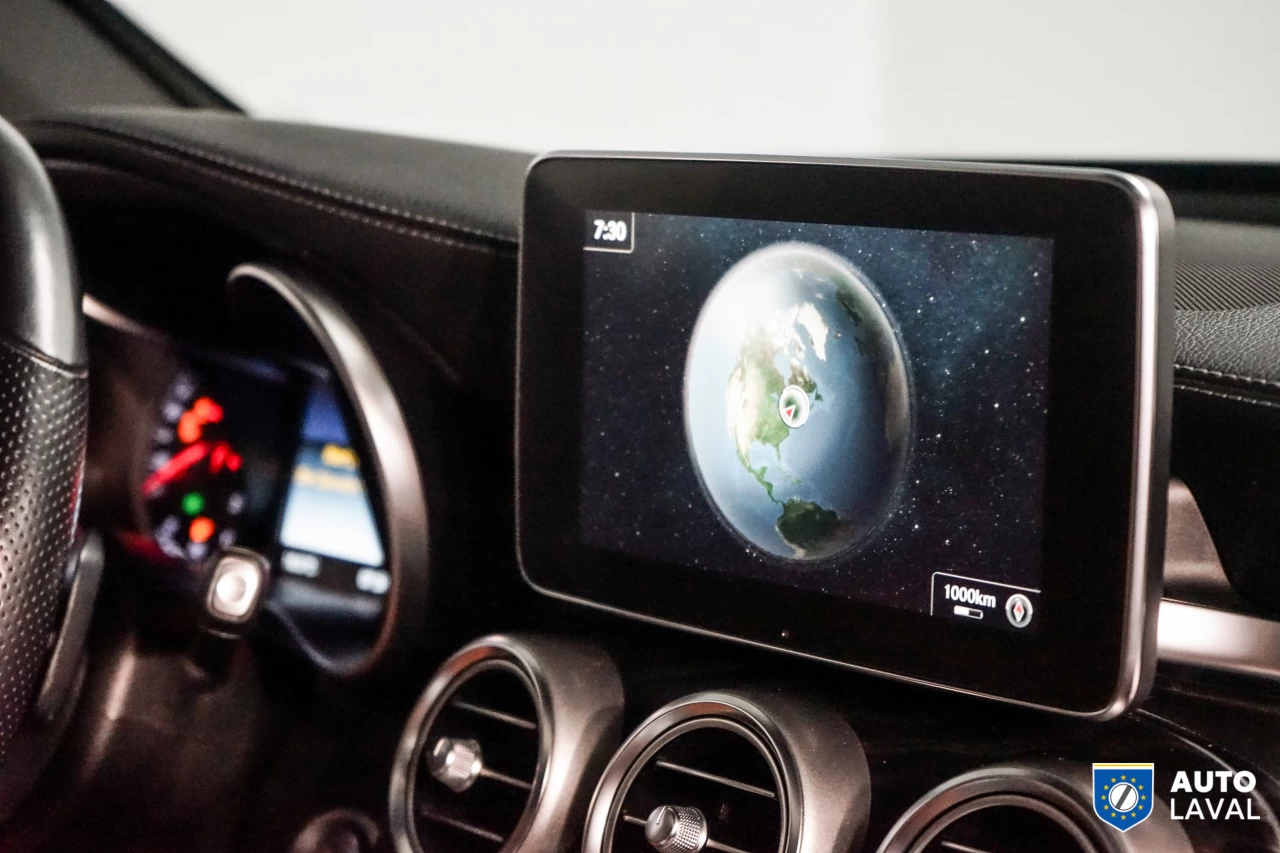 2019 Mercedes-Benz GLC GLC 300 AMG PACK   360 CAM   INT BRUN Image principale